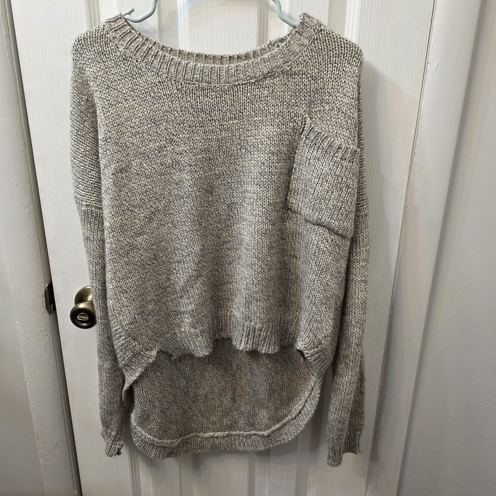 Size Medium Doe & Rae Heathered Gray Sweater